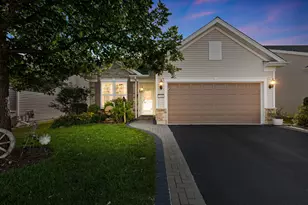 860 Cascade Falls Dr, Elgin, IL 60124 - Photo 2