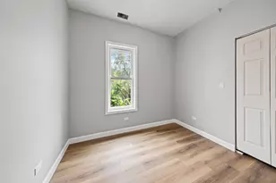 1214 W Melrose St, Chicago, IL 60657 - Photo 10