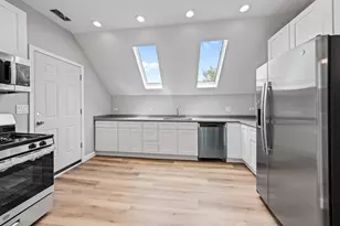 1214 W Melrose St, Chicago, IL 60657 - Photo 2