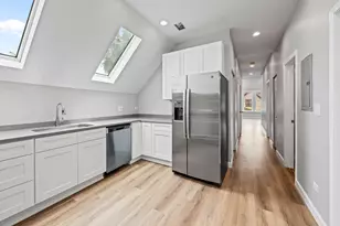 1214 W Melrose St, Chicago, IL 60657 - Photo 4