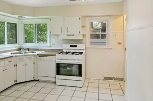 2812 173rd St, Hazel Crest, IL 60429 - Photo 6