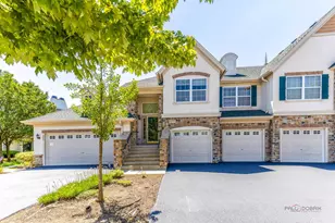 263 Shadow Creek Circle, Vernon Hills, IL 60061 - Photo 2