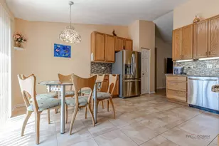 263 Shadow Creek Circle, Vernon Hills, IL 60061 - Photo 18