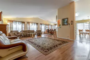 263 Shadow Creek Circle, Vernon Hills, IL 60061 - Photo 8