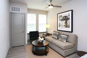 690 E Algonquin Rd, Schaumburg, IL 60173 - Photo 2
