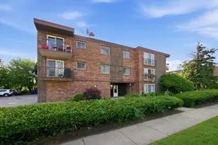 10230 Washington Ave, Oak Lawn, IL 60453 - Photo 2