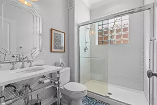 1955 W Barry St, Chicago, IL 60657 - Photo 10