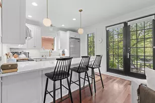 1955 W Barry St, Chicago, IL 60657 - Photo 2