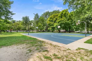 1955 W Barry St, Chicago, IL 60657 - Photo 28