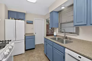4218 Seeley Ave, Downers Grove, IL 60515 - Photo 8