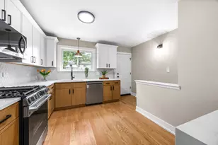 1307 Pershing Ave, Wheaton, IL 60189 - Photo 12