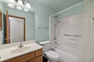 677 Silver Creek Rd, Woodstock, IL 60098 - Photo 18