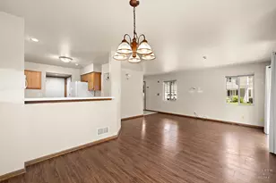677 Silver Creek Rd, Woodstock, IL 60098 - Photo 12