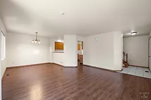 677 Silver Creek Rd, Woodstock, IL 60098 - Photo 10