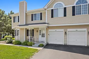 677 Silver Creek Rd, Woodstock, IL 60098 - Photo 2