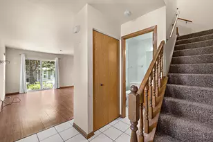 677 Silver Creek Rd, Woodstock, IL 60098 - Photo 8