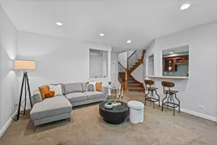 2064 Valor Ct, Glenview, IL 60026 - Photo 12