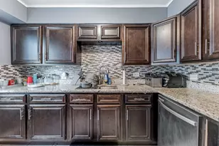 9144 S Utica Ave, Evergreen Park, IL 60805 - Photo 12