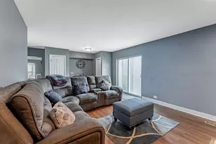 9144 S Utica Ave, Evergreen Park, IL 60805 - Photo 8