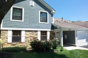 1546 Williamsburg Dr, Schaumburg, IL 60193 - Photo 1