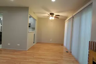 1546 Williamsburg Dr, Schaumburg, IL 60193 - Photo 4