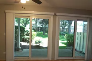 1546 Williamsburg Dr, Schaumburg, IL 60193 - Photo 6