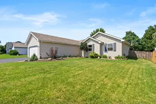 911 Cottonwood Dr, Elwood, IL 60421 - Photo 4
