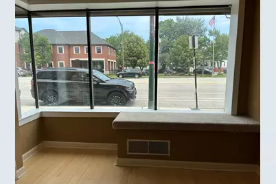 5746 N Milwaukee Avenue, Chicago, IL 60646 - Photo 2