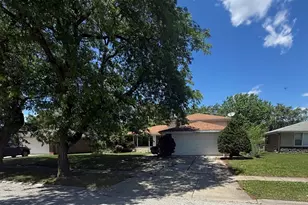 942 E 168th St, South Holland, IL 60473 - Photo 2