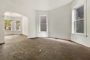 1907 W Irving Park Rd, Chicago, IL 60613 - Photo 4