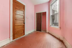 1907 W Irving Park Rd, Chicago, IL 60613 - Photo 8