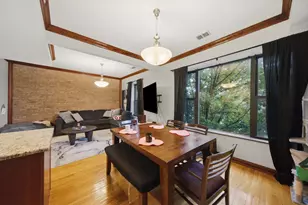 212 E 44th St, Chicago, IL 60653 - Photo 8