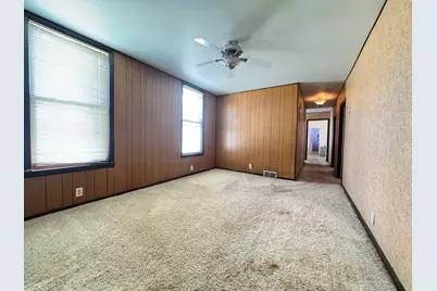 637 Crosat Street, Lasalle, IL 61301 - Photo 8