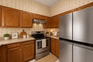 911 Sparta Ct, Vernon Hills, IL 60061 - Photo 6