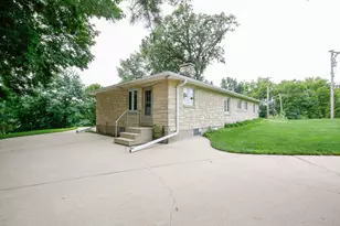 1742 Wolverine Rd, Dixon, IL 61021 - Photo 10