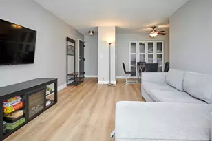 2740 N Pine Grove Ave, Chicago, IL 60614 - Photo 10