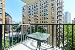 2740 N Pine Grove Ave, Chicago, IL 60614 - Photo 12