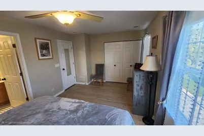 305 Holiday Lane, Hainesville, IL 60073 - Photo 20