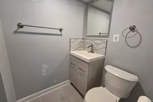 220 S Roselle Rd, Schaumburg, IL 60193 - Photo 12