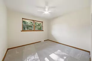 9041 S 84 Ct, Hickory Hills, IL 60457 - Photo 18