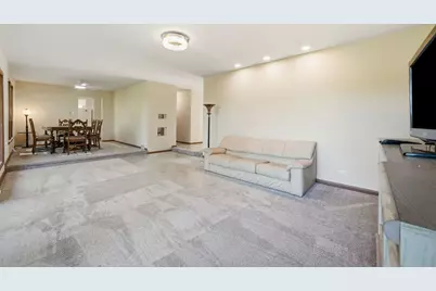 9041 S 84 Court, Hickory Hills, IL 60457 - Photo 8