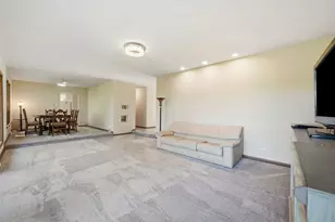 9041 S 84 Ct, Hickory Hills, IL 60457 - Photo 8