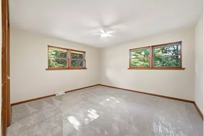 9041 S 84 Court, Hickory Hills, IL 60457 - Photo 16