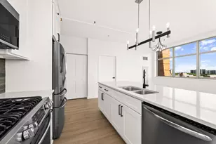 511 W Division St, Chicago, IL 60610 - Photo 8