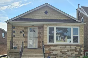 7249 S Sacramento Ave, Chicago, IL 60629 - Photo 2