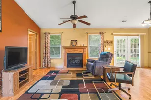 210 W Pacific St, Davis Junction, IL 61020 - Photo 10