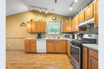 210 W Pacific Street, Davis Junction, IL 61020 - Photo 6