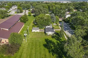 147 E 5th St, Manteno, IL 60950 - Photo 6