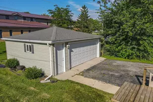 147 E 5th St, Manteno, IL 60950 - Photo 8