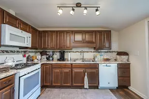 147 E 5th St, Manteno, IL 60950 - Photo 14